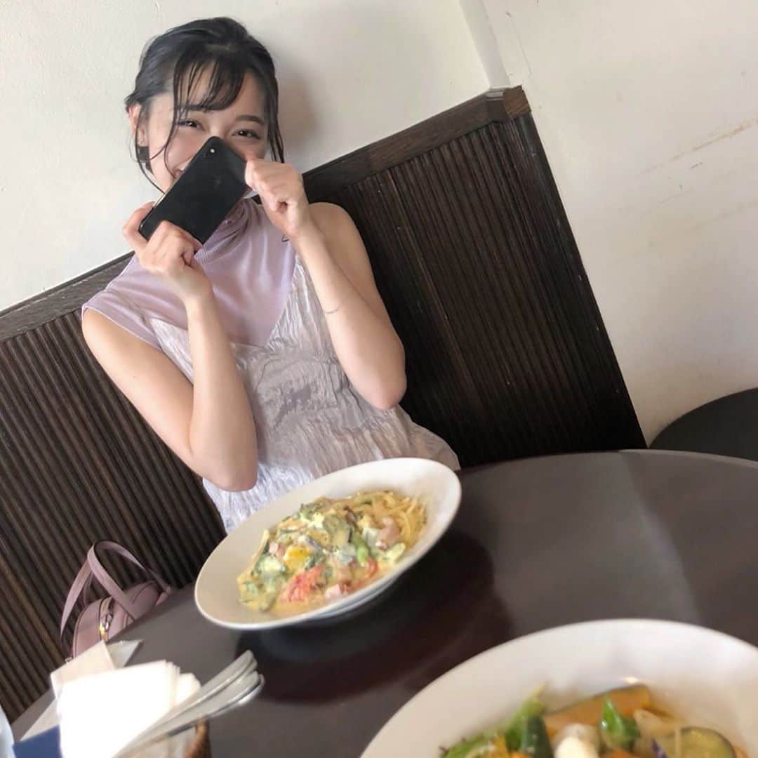 のインスタグラム：「こんにちは〜！ ・ 最近ラベンダー色が林の中でブームです、、 服やバックがぜんぶむらさきになってた日😂💜 ・ ・ ・ ・ ・ ・ ・ ・ ・ ・ ・ ・ ・ ・ ・ ・ ・ ・ ・ ・ ・ ・ ・ ・ ・ ・ ・ ・ ・ #パスタ #鎌倉カフェ」