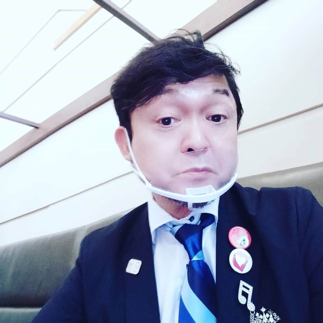 松本隆博のインスタグラム：「。 こういう事ね! 危なかった、上下 逆でステージ立つところ だった💦😅」