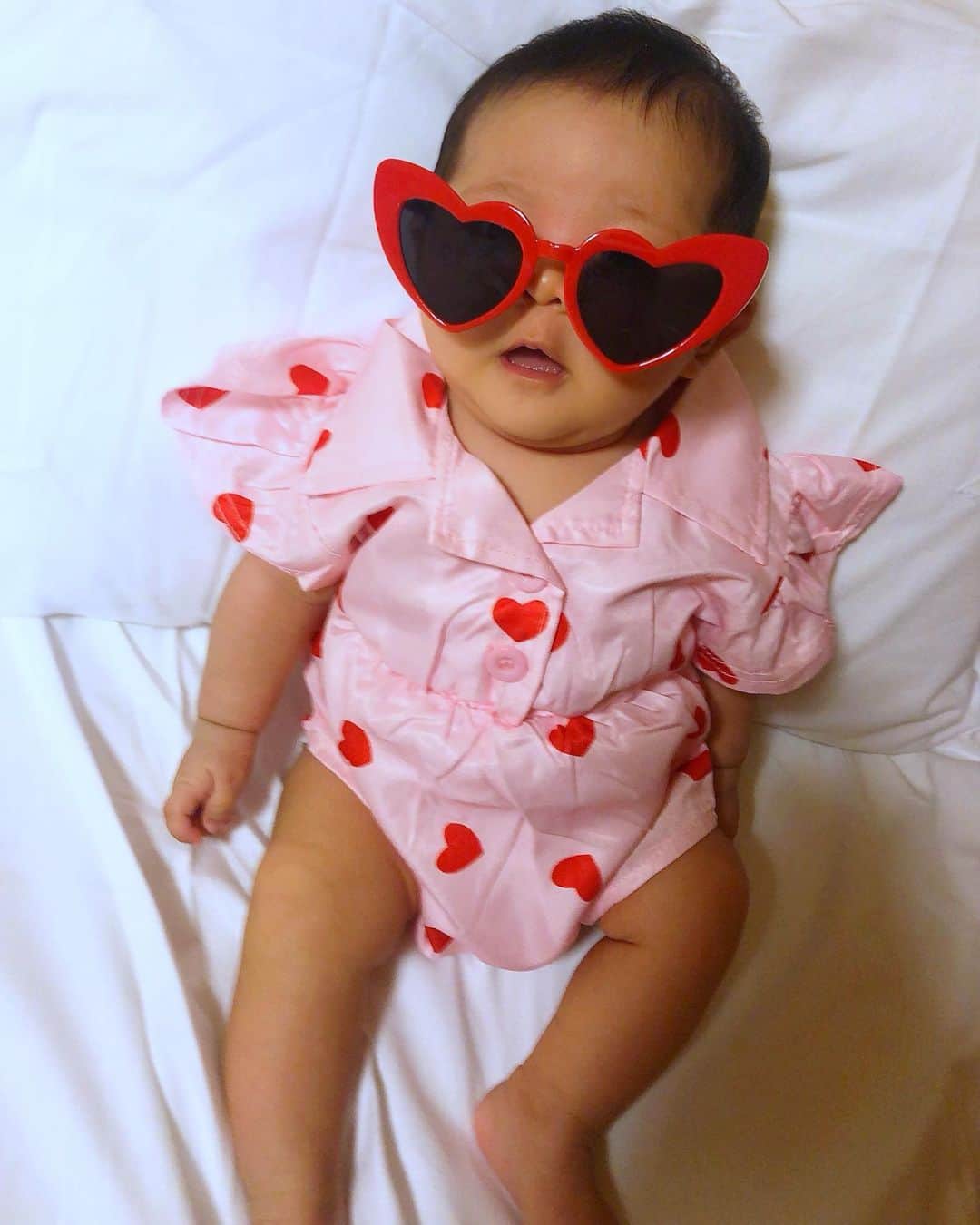 miniさんのインスタグラム写真 - (miniInstagram)「😍💓❤️ Heart Sunglasses & Heart Rompers♡  @babelbreak  #babyariel #baby #babyootd #babelbreak #ベビー #ベビー服 #生後2ヶ月」9月13日 13時20分 - mini.stagram