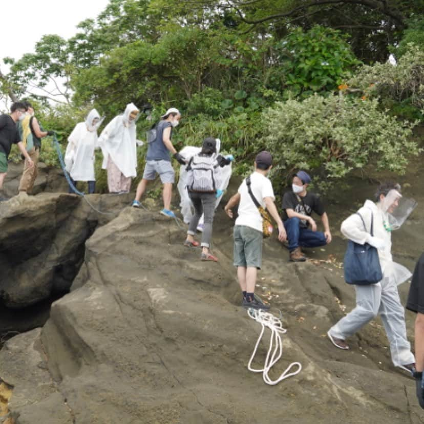 【公式】親バカ青春白書のインスタグラム：「険しい道のりだった、、、  EDの海までの道。  #オヤハル最終回 今夜‼️」