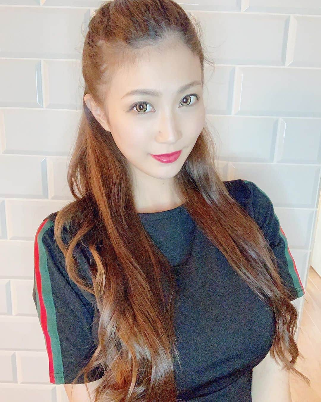 美月りょうさんのインスタグラム写真 - (美月りょうInstagram)「いっつも見てくれてありがとう❤️  ️ #福岡#中洲#歌舞伎町#すすきの#北新地#ミナミ#名古屋#錦#キャバクラ#ガールズバー#ニュークラブ#ラウンジ#クラブ#朝キャバ#昼キャバ#朝昼キャバ#キャバ#キャバ嬢#キャバドレス#ヘアセット#ヘアメイク#ポケパラ #ナイツネット#キャバキャバ#AV女優#宣材写真#モデル#美月りょう#博多#大人のキッズルーム」9月13日 13時58分 - mizukiryou