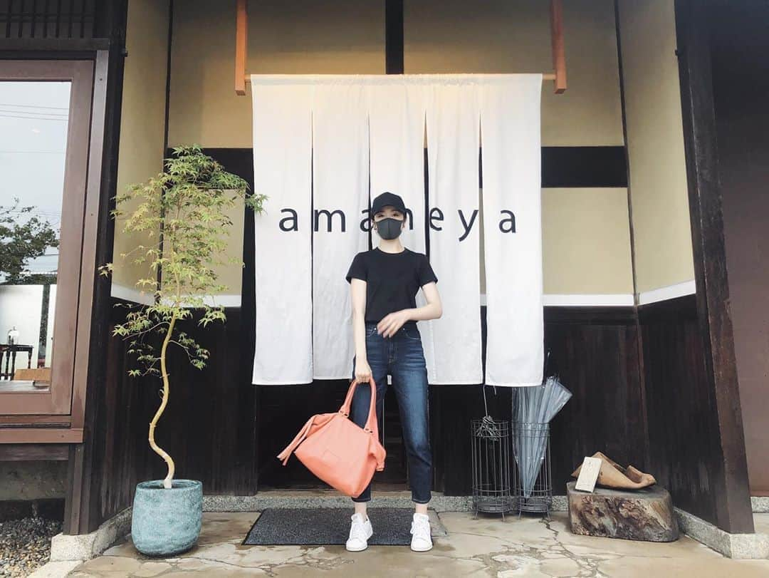 福井千佳さんのインスタグラム写真 - (福井千佳Instagram)「. . とある日、超絶カジュアル #coordinate 👖 . #code#casual#amaneya#あまねや#甘音屋#姫路カフェ . . T-shirt @uniqlo #uniqlo#uniqloU denim @gu_global #gupr sneaker @stansmithonline #stansmith cap @dholic_official #dholic bag @seebychloe #seebyChloe . 4枚目、振り返り方のクセ。 . #model#fashionmodel#모델#和装モデル#webモデル#フリーランス#freelance#福井千佳#chika_fukui#インフルエンサー#beauty#followme#패션#좋아요#좋아요반사#classyフォト#chika_fashion」9月13日 15時15分 - chika291