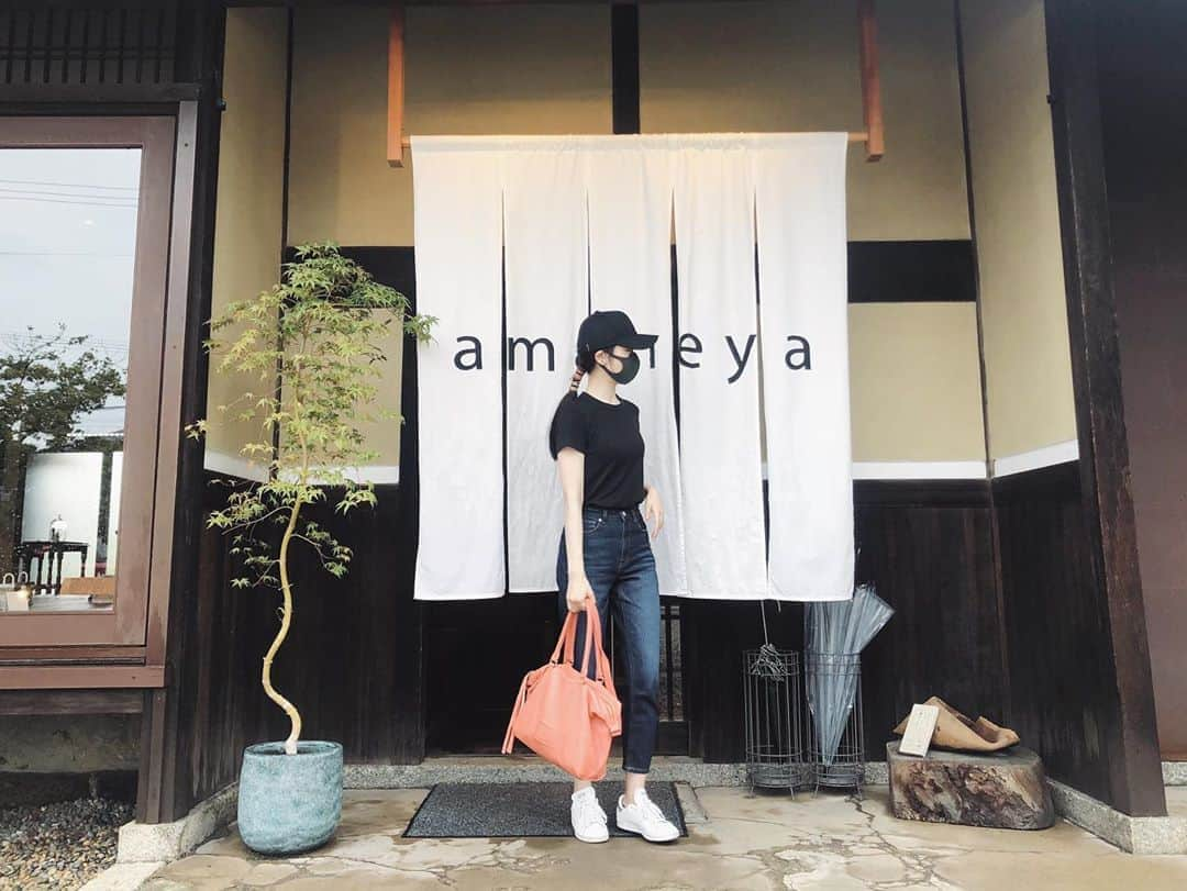 福井千佳さんのインスタグラム写真 - (福井千佳Instagram)「. . とある日、超絶カジュアル #coordinate 👖 . #code#casual#amaneya#あまねや#甘音屋#姫路カフェ . . T-shirt @uniqlo #uniqlo#uniqloU denim @gu_global #gupr sneaker @stansmithonline #stansmith cap @dholic_official #dholic bag @seebychloe #seebyChloe . 4枚目、振り返り方のクセ。 . #model#fashionmodel#모델#和装モデル#webモデル#フリーランス#freelance#福井千佳#chika_fukui#インフルエンサー#beauty#followme#패션#좋아요#좋아요반사#classyフォト#chika_fashion」9月13日 15時15分 - chika291