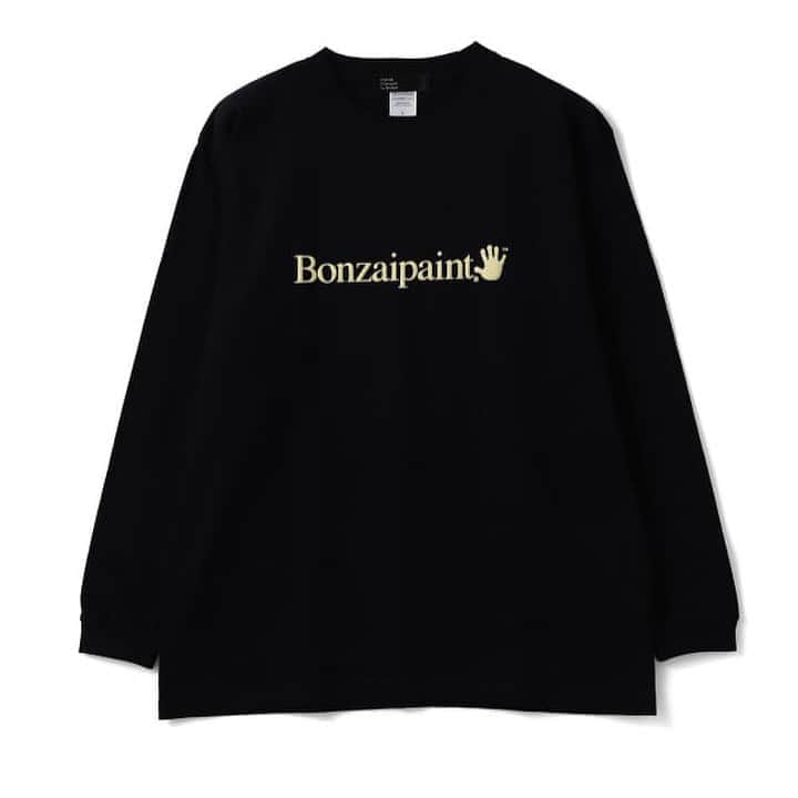 BEAMS JAPANさんのインスタグラム写真 - (BEAMS JAPANInstagram)「【倉科昌高 個展『TOTEMIC X』】  今回の展覧会では、倉科さんが94年から03年まで活躍した”Bonzaipaint”のロゴTシャツとハンドBキャップを復刻限定販売いたします。  【Bonzaipaint】 バンザイとペイント(塗る、絵を描く)の合成語。日本人にとってバンザイという言葉は、勇ましく、可笑しく、そして悲しくもあります。Tシャツであなたにメッセージを届けます。それは文字(言葉)や図案で出来ています。着てもらったら、あなたは保菌者となってメッセージという菌の運び屋(メッセンジャー)になってくれるのです。そんなあなたをCarrierと呼び、大切な存在として考えています。  BEAMS JAPAN 5F B GALLERY @b_gallery_official ☎︎03-5368-7309  #倉科昌高 #masatakakurasina #カスタムペインター #custompainter #TOTEMICX #B_GALLERY #BEAMS_ARTS﻿ #bgallery #beamsjapan #beams #日本 #東京 #新宿 #Japan#tokyo#shinjuku」9月13日 15時28分 - beams_japan