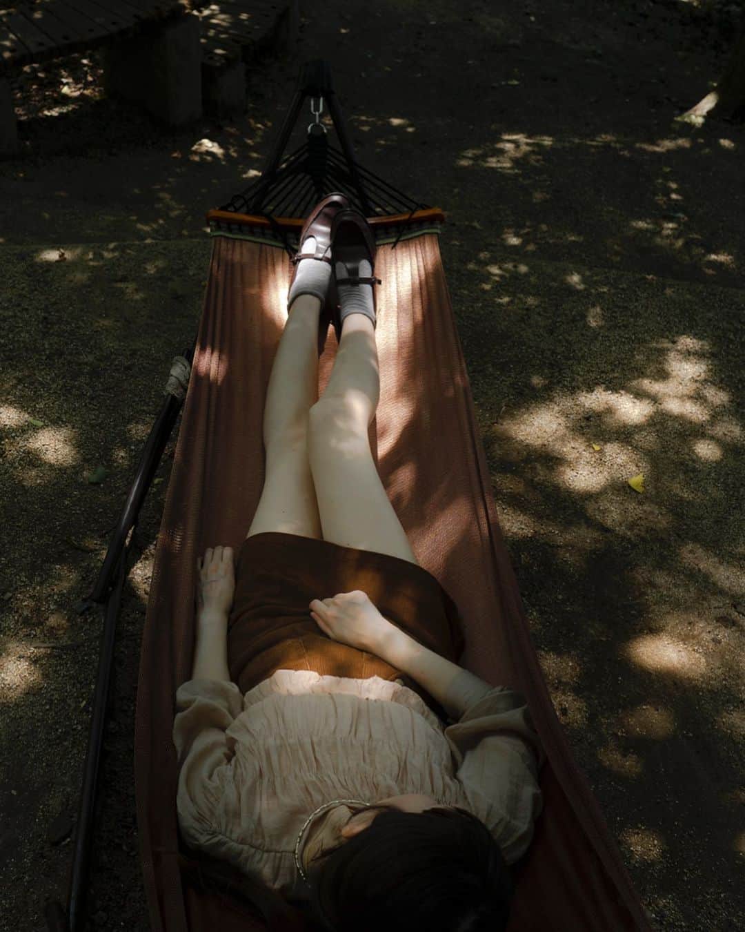 くーまんのインスタグラム：「hammock  location.kobe  #team_jp_  #ig_photooftheday  #instagram #icu_japan #igersjp  #tv_living  #tv_soul  #art_of_japan  #reco_jp #transfer_visions #m3xtures  #rsa_mystery  #jj_sombre  #colorsjp #bestjapanpics #good_portraits_world #japan_bestpic_ #Rox_Captures #nipponpic #jp_mood #em1markⅱ #breakfree_olympus Lenz.17mm f1.8 #madewithluminar」
