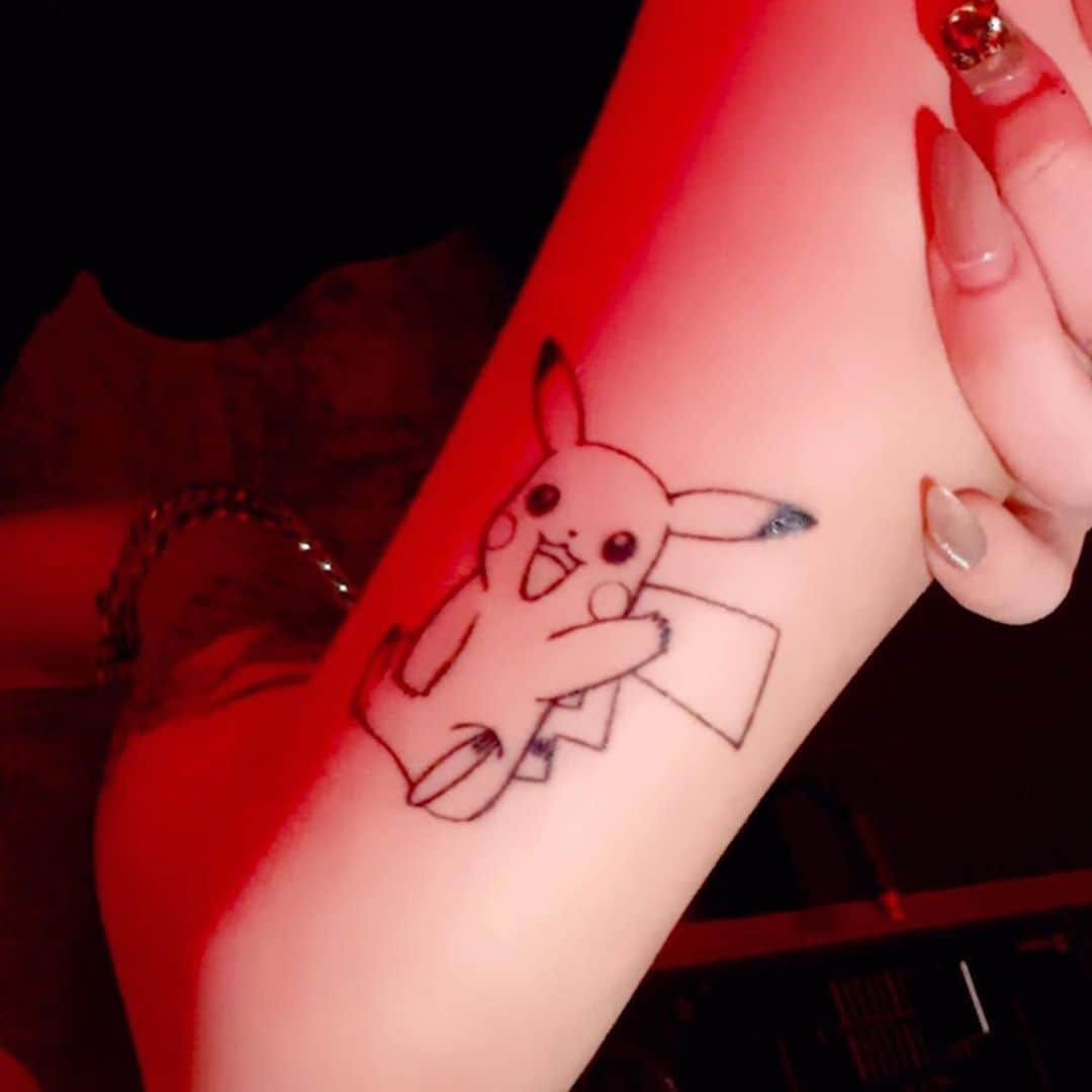 MASAMIのインスタグラム：「🆕tattoo💡⚡️#pikachu」