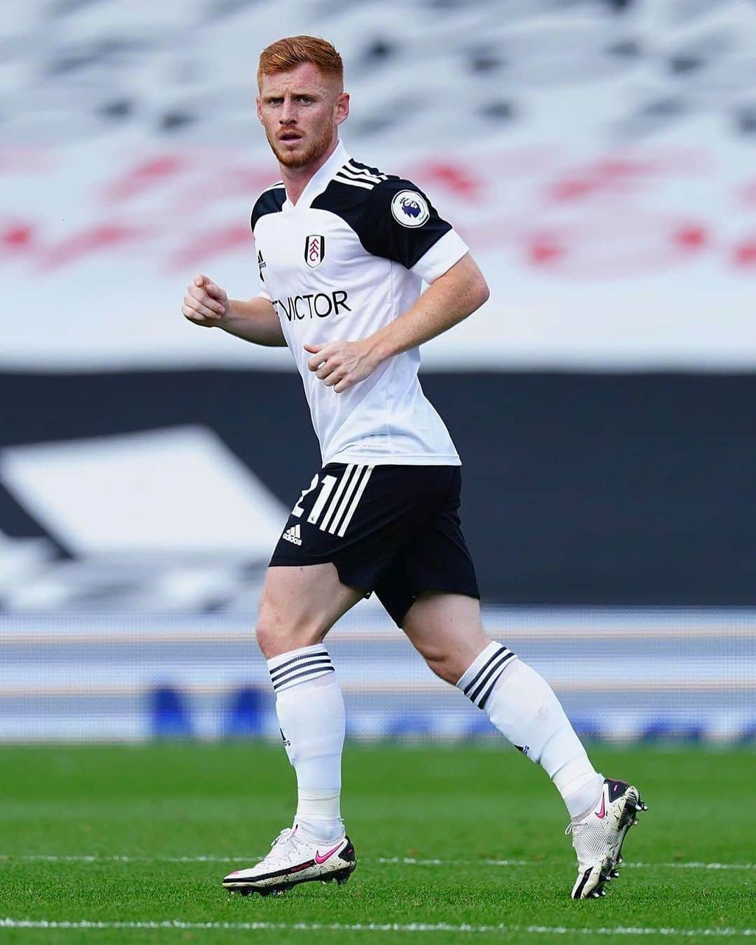 ハリソン・リードのインスタグラム：「A tough start against a good team. There’s a lot more to come from us and we will look forward to the next challenge! 👊🏼 • • #FFC @fulhamfc」