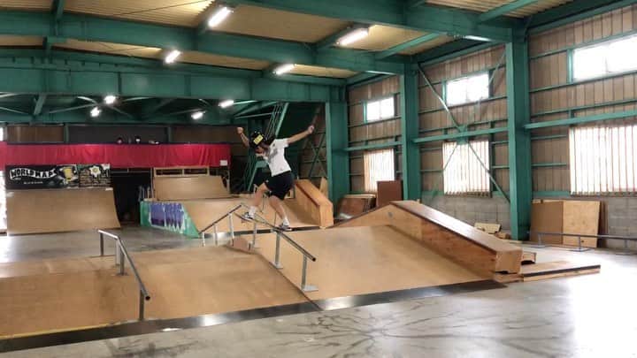 織田夢海のインスタグラム：「was fun🛹🛹🛹  @dcshoes_japan  @murasakisports_official  @ridersfact_mozo @skate_candy  @grizzlygriptapejapan  @grizzlygriptape  @all_under_city  @fullon_eye_wear  @boneswheels  @independenttrucks」
