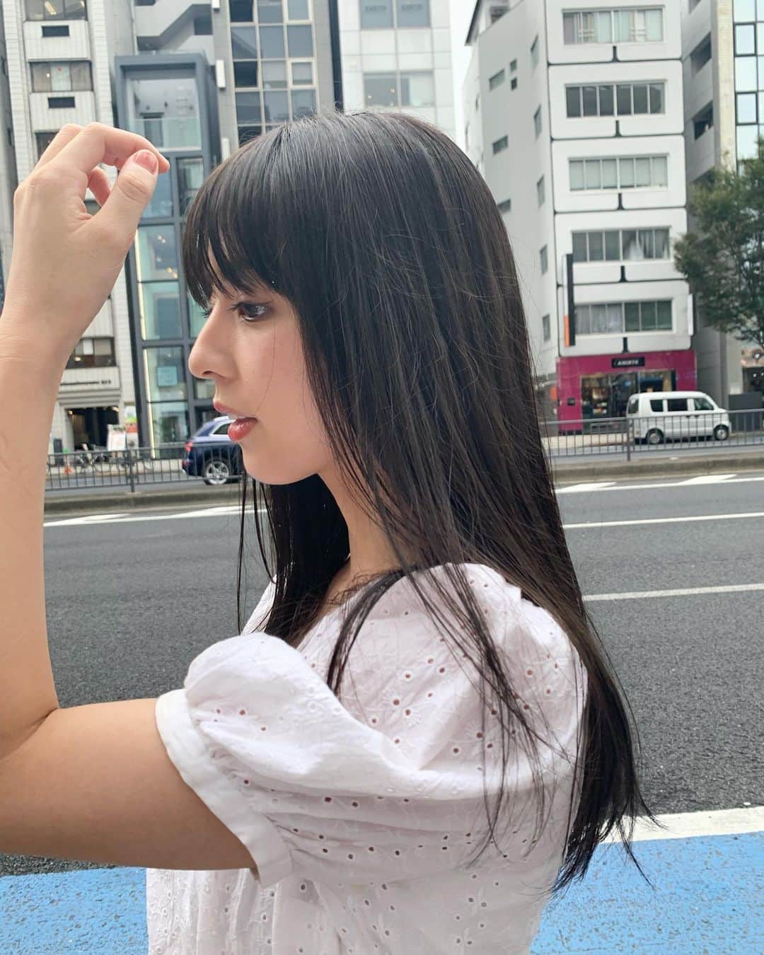 柳ゆり菜さんのインスタグラム写真 - (柳ゆり菜Instagram)「髪色暗く☺︎  #湿気でアホ毛が」9月13日 16時23分 - yurinayanagi__