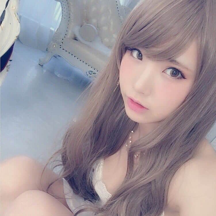 えなこファンページのインスタグラム：「#えなこ #えなこりん #enako #コスプレ #コスプレイヤー #cosplay #cosplayers #ファッション #かわいい #可愛い #ネイル #モデル #大好き #ネイル #コスメ #ヘアアレンジ #コーデ #ファインダー越しの私の世界」
