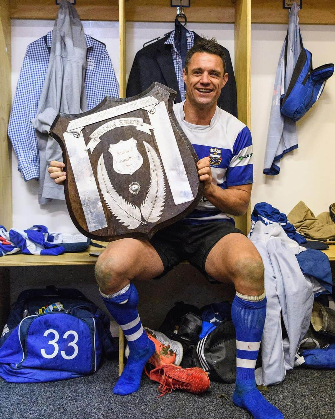 ダニエル・カーターさんのインスタグラム写真 - (ダニエル・カーターInstagram)「It was an honour to play with my grassroots team @southbridgerugby_footballclub this weekend, and getting to lift the Coleman Shield for the first time was the cherry on top! Well done boys. #rugby #southbridge swipe left! 📸 x @kai_schwoerer @gettyimages」9月13日 16時54分 - dancarter_