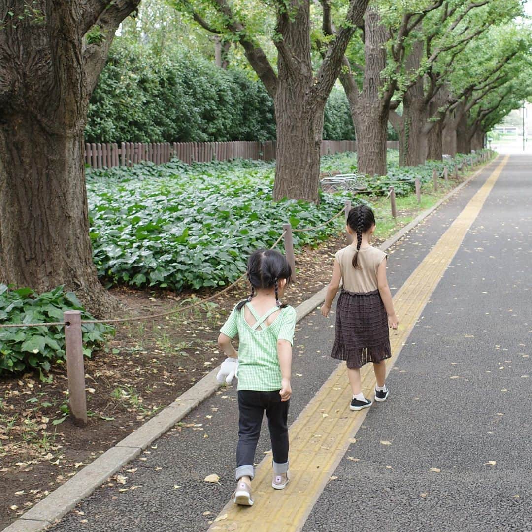 高垣麗子さんのインスタグラム写真 - (高垣麗子Instagram)「・ ・ ・ 充実した日曜日 久しぶりに親友と母娘でお散歩🎵  夏の終わりをまだ少し感じながら、子どもの成長をしっかりと感じたのでした👧🏻👧🏻  いつも有難う𓂃𓂃𓂃  ・ ・ #myfriends  #love」9月13日 17時03分 - reikotakagaki