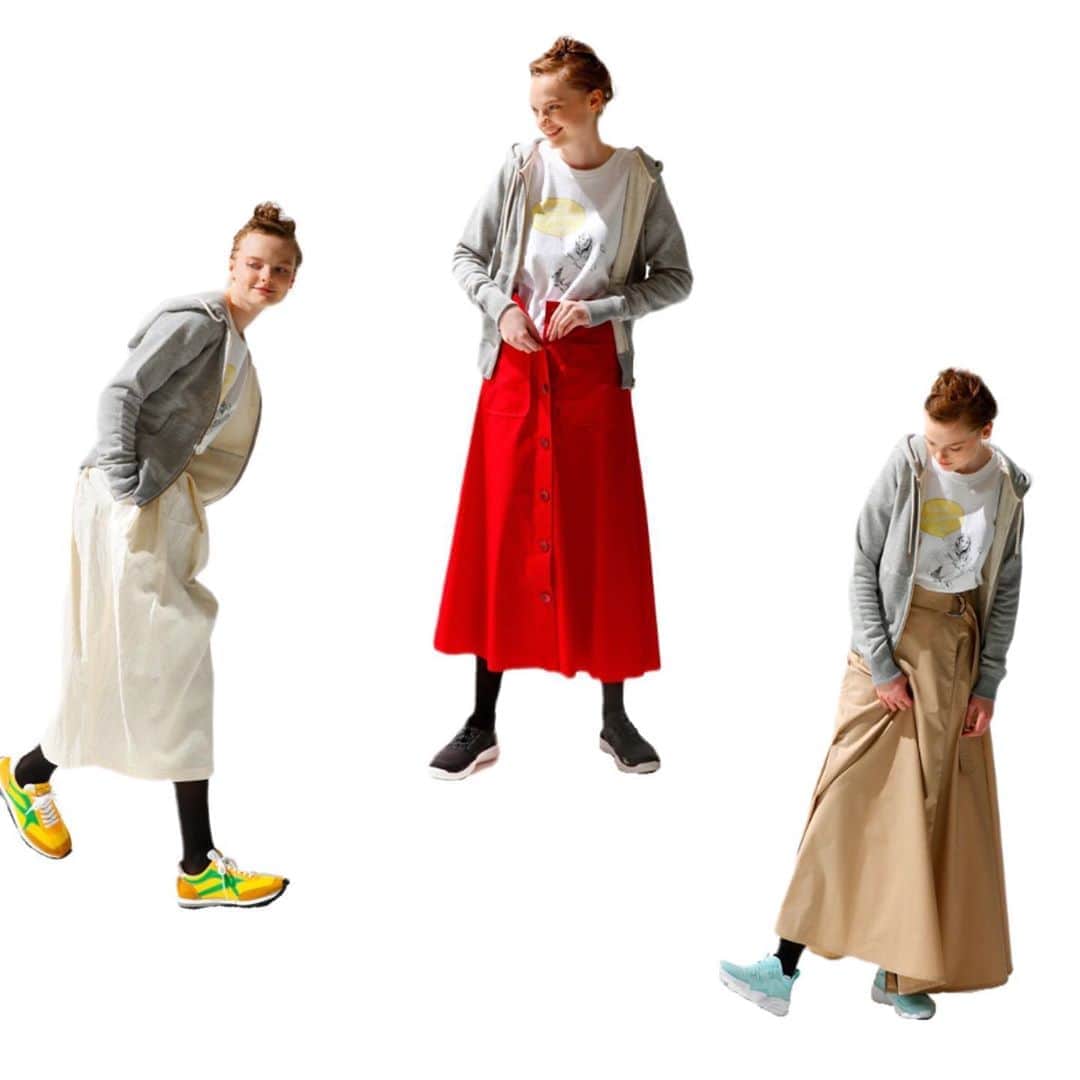 CLUÉLmagazineさんのインスタグラム写真 - (CLUÉLmagazineInstagram)「日曜日の今日は、ラフなTシャツとパーカーのコーディネート🌱 お気に入りのスカートとスニーカーがあれば、それだけでなんだか気分も上がる。 大胆なカラーチョイスも着こなしに彩りを添えるのに一役買っている💁🏻‍♀️ . ・・・・・・・・・・・・・・・・・・・・・・・・・・  #cluel #クルーエル #cluelmagazine #クルーエル女子 #fashion #ファッション好き #ファッション雑誌 #おしゃれ #グッドガール #秋コーデ #パーカ #ロングスカート #リラックススタイル #スニーカー #ハイテクスニーカー #休日コーデ #着回しコーデ #シンプルが好き  こちらのアカウントもフォローしてね！ @cluel_homme @navys_magazine」9月13日 17時26分 - cluelmagazine