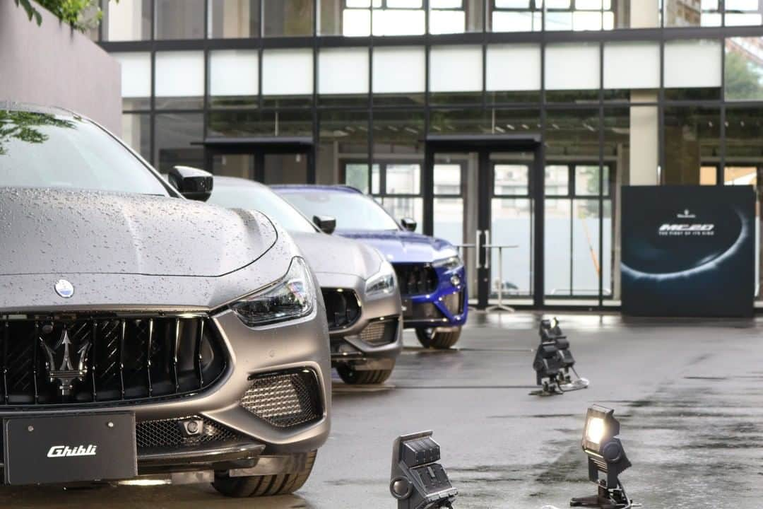 Maserati Japan | マセラティ ジャパンさんのインスタグラム写真 - (Maserati Japan | マセラティ ジャパンInstagram)「マセラティは、本日21時まで、原宿 Jing にて、オールラインアップ展示会を実施しております。 会場で写真をインスタグラムに投稿していただいた人の中から抽選で1組2名様に「リッツ・カールトン沖縄 ペア宿泊券」をプレゼントいたします。 また、投稿いただいた皆様に、マセラティ オリジナルステッカーもプレゼントいたします。  プレゼントへの応募方法： ・イベント会場にて、マセラティジャパンのインスタグラムアカウントをフォロー ・会場写真を撮影し、ハッシュタグ（#MMXXTokyo）とともにインスタグラムに投稿 ＊当選の発表は、ご連絡をもって発表とかえさせていただきます。 ＊当選者の方へのご連絡は、ダイレクトメッセージにてご連絡いたします。  イベント開催概要： 開催日時；　2020年9月13日（日）　21:00まで 会場；　「jing（ジング）」〒150-0001 東京都渋谷区神宮前6-35-6  #MMXXTokyo #Harajuku #Jing」9月13日 17時30分 - maseratijp