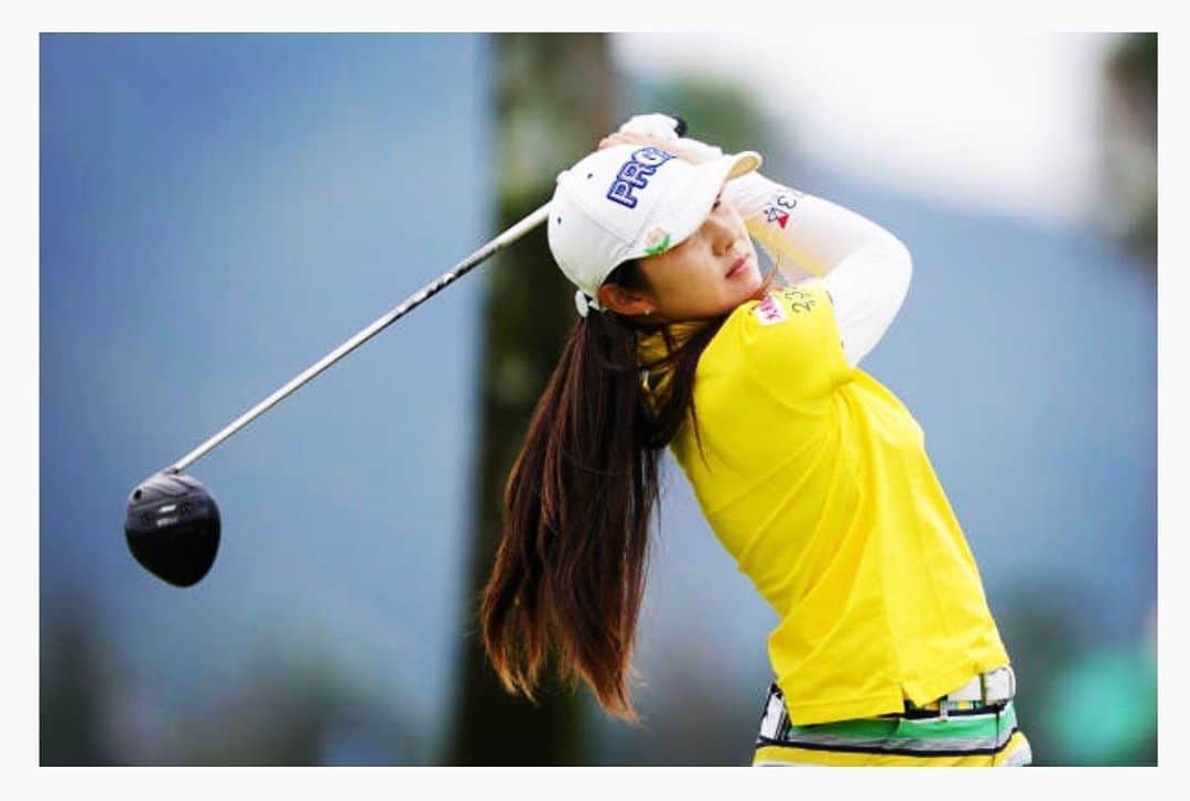 のインスタグラム：「日本女子プロゴルフ選手権大会コニカミノルタ杯⛳️ . 今回もたくさんのボランティアさんが協力してくださり、ありがとうございました🙏！！！！ . しっくりこなかった原因も分かって 対策も練れたので、あとはやるだけ❗️ . JFE瀬戸内海ゴルフ倶楽部⛳️ とってもおもしろいコースでした‼️ また試合やってほしいな😌 そしてリベンジしたい😌 . 今週もたくさんの応援メッセージありがとうございました‼️ また次の試合に向けて頑張ります✊❗️」