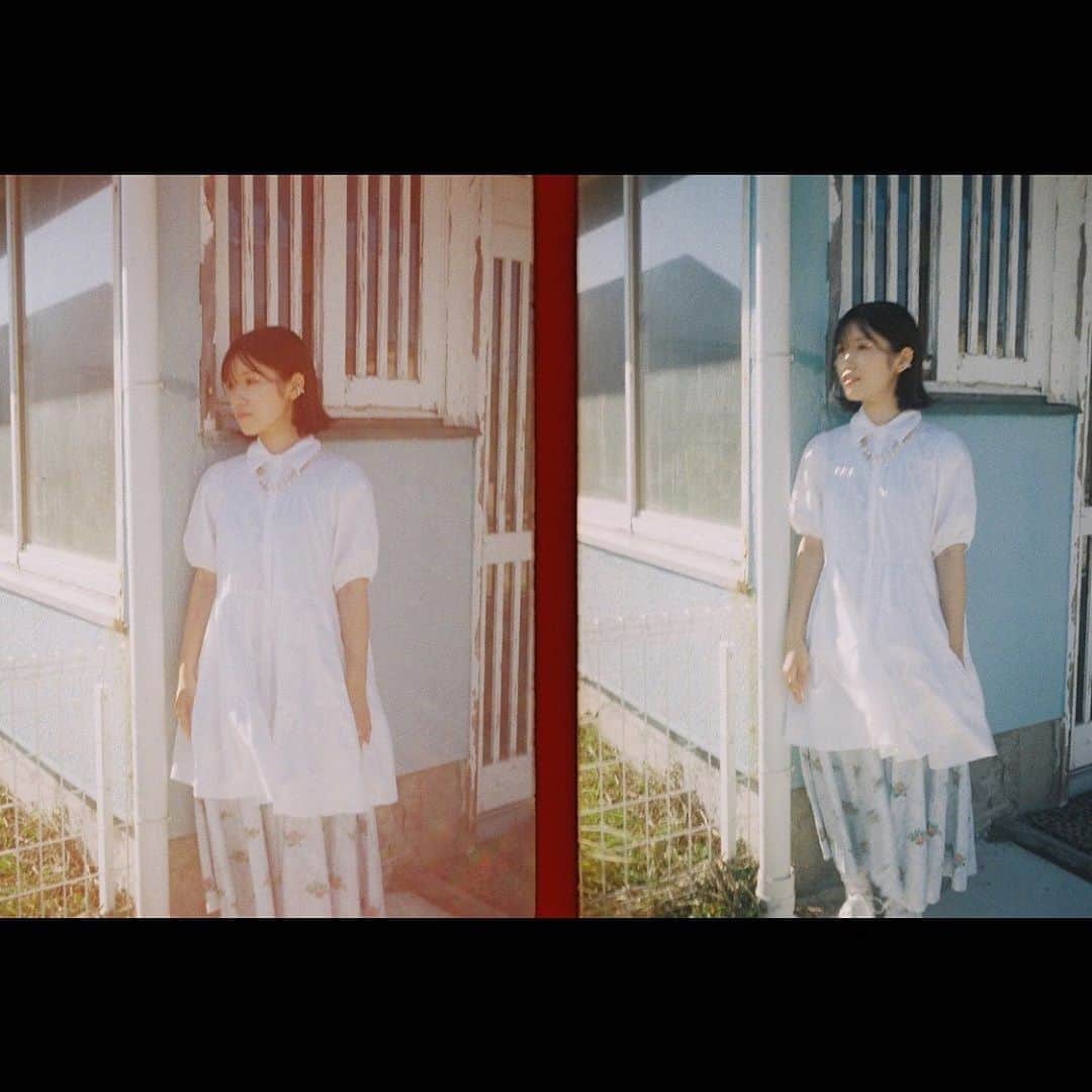 美山加恋のインスタグラム：「この洋服もすき。 実はアクセサリーじゃらじゃら付けしてる。」