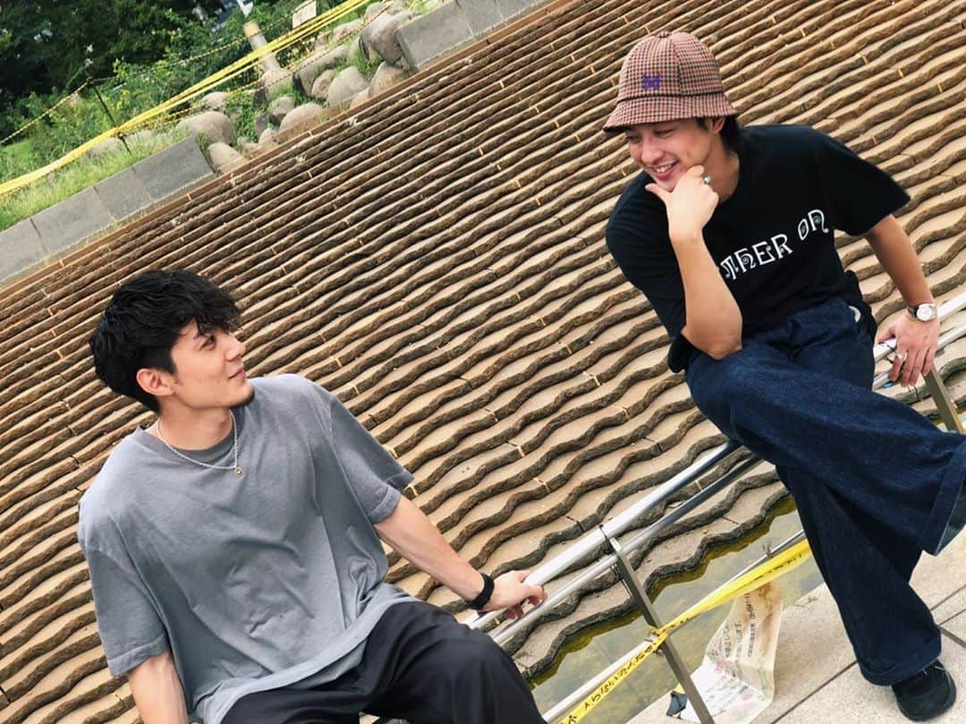 松本享恭のインスタグラム：「事務所の先輩、秀さんと会いました。 面白いなー秀さん。 これからよろしくお願いします！ 同じ映画には出たけど、いつかちゃんと共演したい！  #仮面ライダーオーズ」