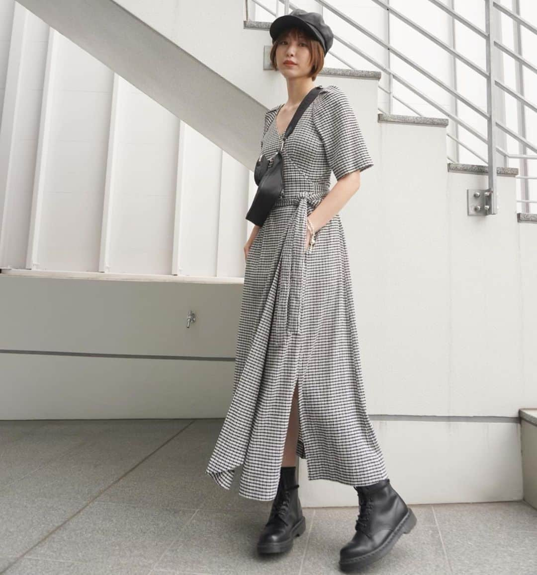 izu（出岡美咲）さんのインスタグラム写真 - (izu（出岡美咲）Instagram)「今日の出岡🧳  #coordinate #私服 #秋服 #秋コーデ #outfitoftheday #onepiece #ワンピースコーデ #マーチン #drmartens #drmartin #prada #styling #今日のコーデ #高身長女子 #169 #高身長コーデ」9月13日 18時14分 - izu_stagram