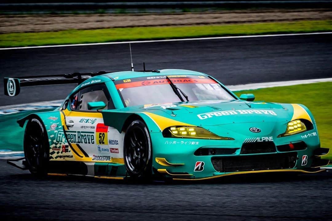 熊林保奈美のインスタグラム：「* . SUPER GT第4戦もてぎ . 埼玉トヨペットGBの応援 ありがとうございました！👏🏻 悔しい結果にはなりましたが、 ここからはもう上がって行くのみです👍🏻 . 次戦も応援よろしくお願いします🥺💚 . 皆様お疲れ様でした！ . この後19:00〜 毎戦レース後恒例のYouTube LIVEもあるので、 そちらもぜひご覧ください！ . . * #埼玉トヨペット #埼玉トヨペットgreenbrave #GreenBrave #supergt #supergt300 #もてぎ #grsupra」