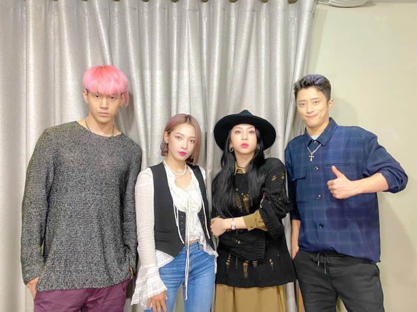 K.A.R.Dさんのインスタグラム写真 - (K.A.R.DInstagram)「[#KARD] 2020.09.13 메이크스타 영상통화 이벤트 종료🖤 . #BM #JSEPH #SOMIN #JIWOO #카드 #비엠 #제이셉 #전소민 #전지우 #KARD_GUNSHOT🔫」9月13日 18時53分 - official_kard