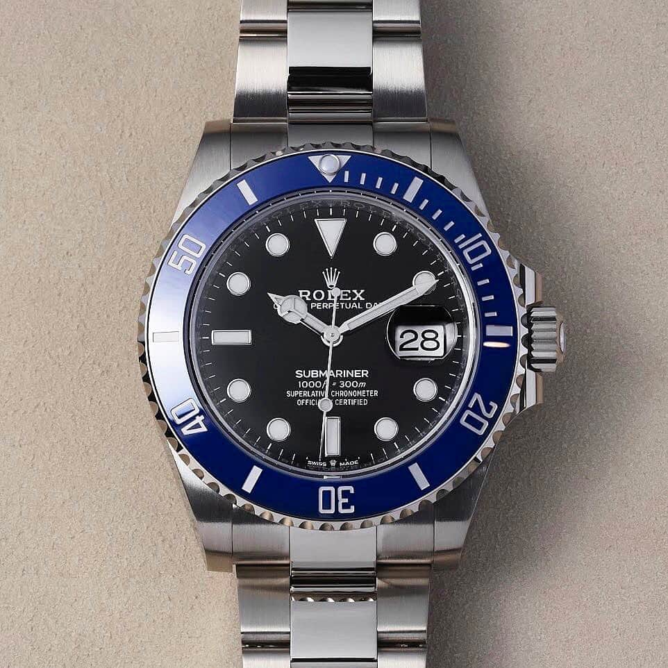 Daily Watchさんのインスタグラム写真 - (Daily WatchInstagram)「Another look at the new 2020 Rolex Submariner in 41mm white gold case with black dial and blue ceramic bezel 🔍👀 Photo by @revolution.watch」9月13日 18時55分 - dailywatch