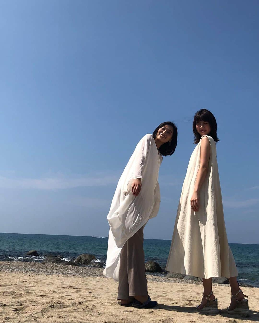 太田江莉奈さんのインスタグラム写真 - (太田江莉奈Instagram)「.  photo by @eririn.monroe 🕊  . .  #糸島#糸島ドライブ  #砂浜#二見ヶ浦#海#糸島巡り #ポートレート#ポートレート撮影  #ホワイトコーデ#白ワンピ#夏コーデ」9月13日 19時04分 - erina_o_