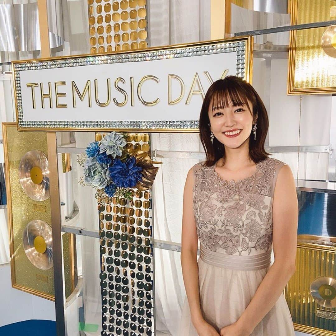 滝菜月さんのインスタグラム写真 - (滝菜月Instagram)「昨日はTHE MUSIC DAY﻿!! 大好きな音楽を聴き、﻿ バカリズムさんの大喜利に笑い、﻿ ８時間があっという間に過ぎました！﻿ ﻿ 寄り添ってくれたり、励まされたり、﻿ 気持ちを代弁してくれたり、、、﻿ 歌が持つ力を改めて感じた１日です。﻿ ﻿ 水卜さんに﻿ 『さっき撮った写真送って下さい〜』とお願いしたら﻿ 1ショットもくれました!!(多分誤送)笑﻿ 記念にどうぞ😊﻿💕 ﻿ #MUSICDAY」9月13日 19時02分 - taki_natsuki