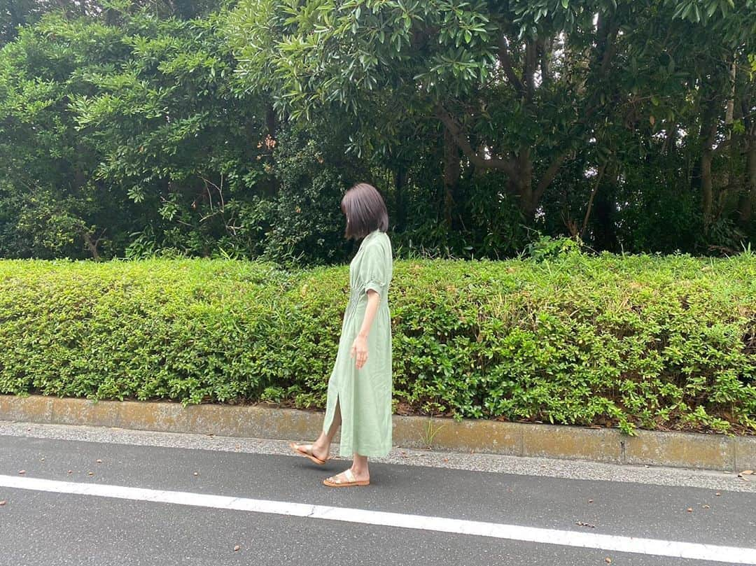 横山由依さんのインスタグラム写真 - (横山由依Instagram)「もうすぐ夏服も終わりかな🍃」9月13日 19時15分 - yokoyamayui_1208