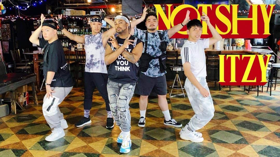 Codyのインスタグラム：「ITZY - “Not Shy” (Boys Ver.)  公開されました！ UP ON YOUTUBE NOW!  ダンサー: CODY KENSUKE KUNI PAULO SATORU  🎥: Thomas (@tumifer )」