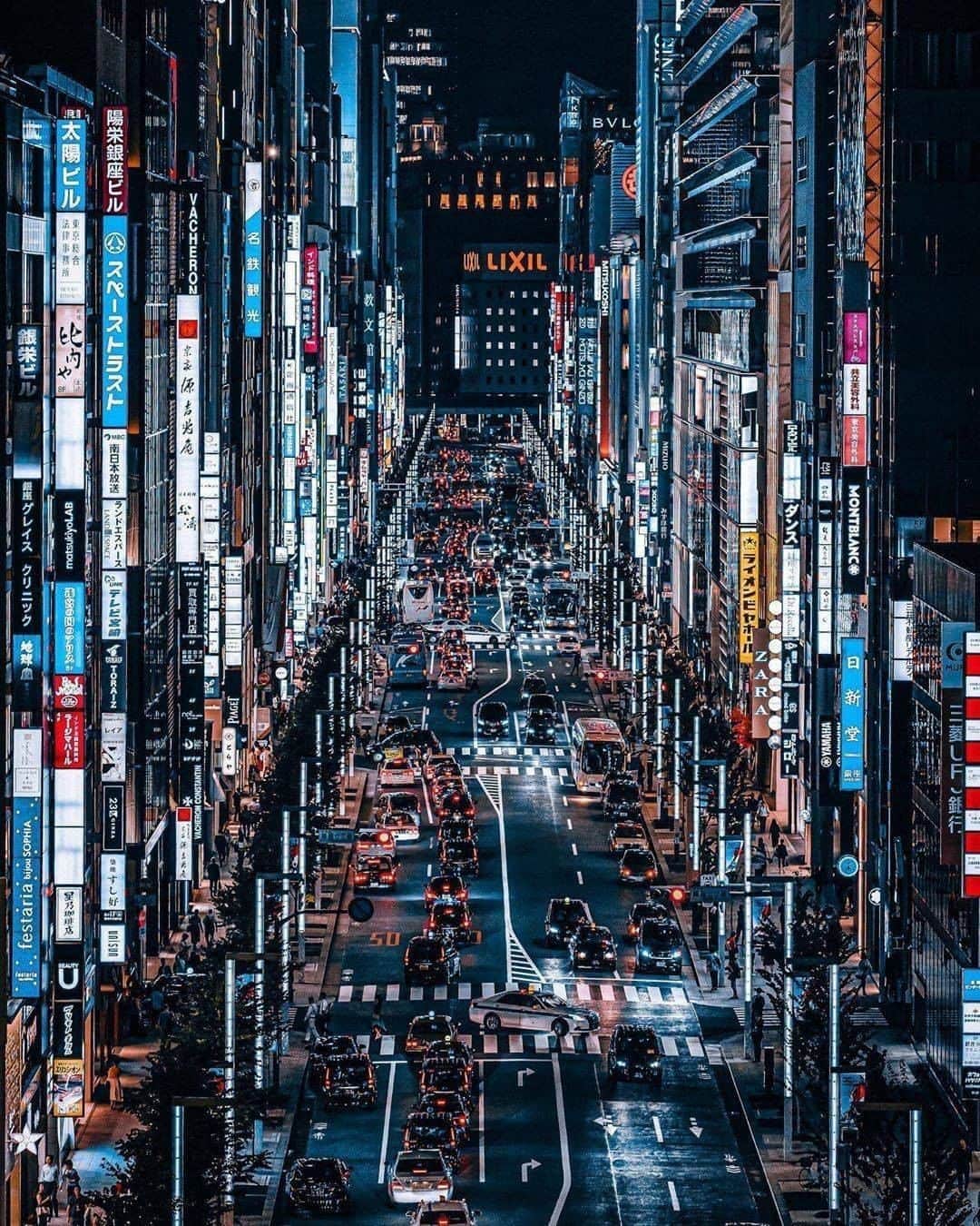 9GAGさんのインスタグラム写真 - (9GAGInstagram)「Ginza, one of the most expensive districts in Japan. Follow @voyaged to learn more about the world 🌍 - 📷 @jungraphy_ - #9gag #voyaged #travel #japan」9月13日 19時30分 - 9gag