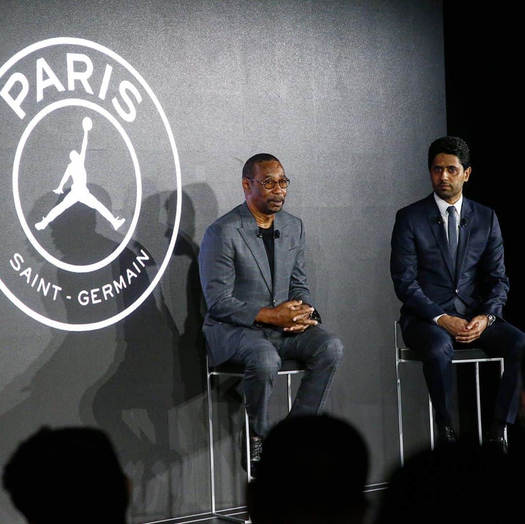 パリ・サンジェルマンFCさんのインスタグラム写真 - (パリ・サンジェルマンFCInstagram)「⚽️🏀 #PSGxJordan .  2⃣ years ago, @psg announced an unprecedented collaboration with Jordan Brand at the Parc des Princes with the presence of club president Nasser Al-Khelaïfi and @jumpman23 president Larry Miller ❤️💙 . Il y a 2⃣ ans, le #ParisSaintGermain annonçait une collaboration inédite avec Jordan Brand au Parc des Princes avec la présence du président du club Nasser Al-Khelaïfi et le président de #Jordan Larry Miller ❤️💙」9月13日 19時37分 - psg