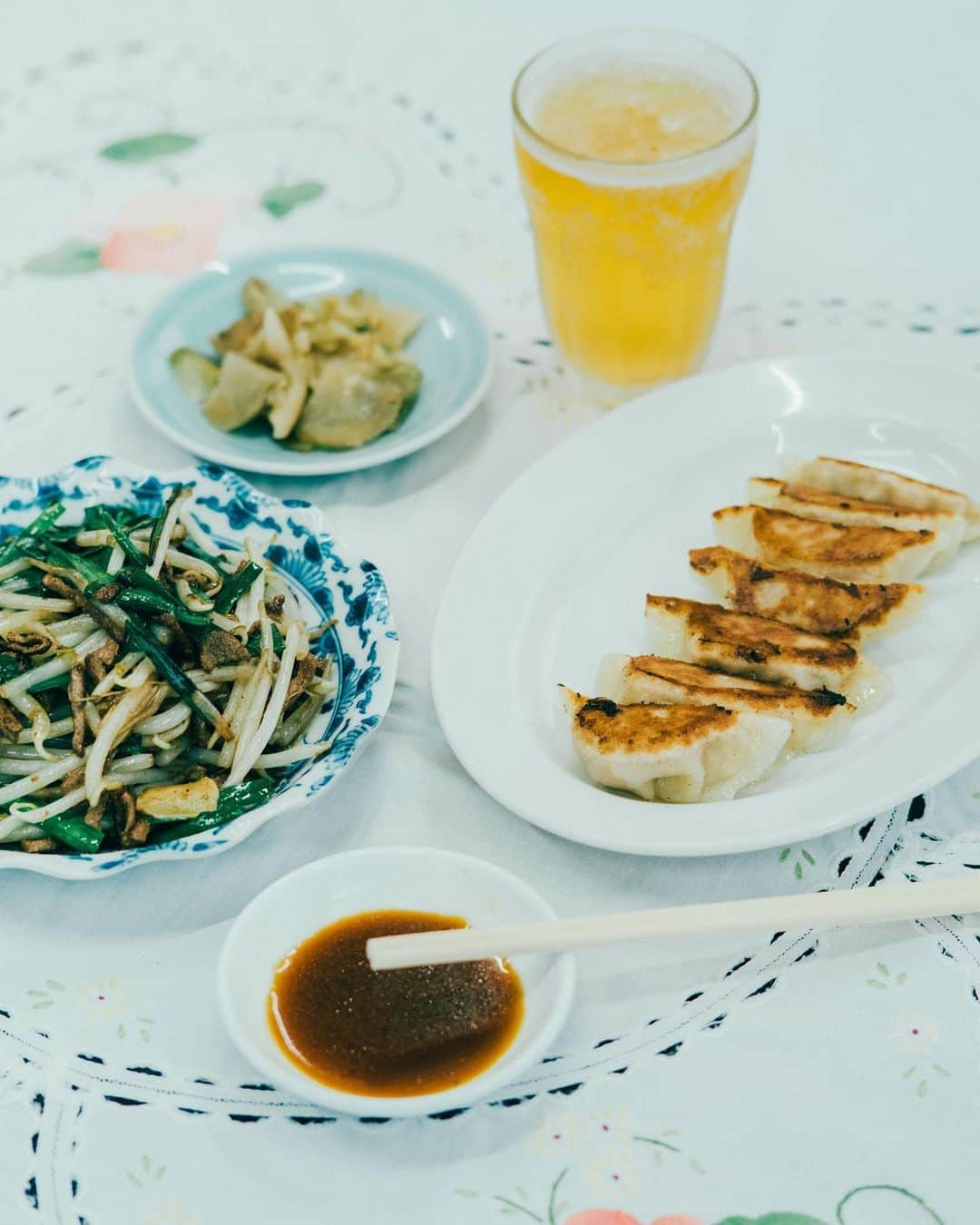 平野紗季子さんのインスタグラム写真 - (平野紗季子Instagram)「先月のポポイ連載味な店はレースのクロスの店でした💎 海辺の老舗洋食店CARO→実は二階があるのよ餃子荘ムロ→クリーニング上等のレースクロスにもてなしの心宿るよコーヒーパーラーヒルトップ🥀 photo: @kazumasa_harada #僕の私の味な店」9月13日 19時38分 - sakikohirano