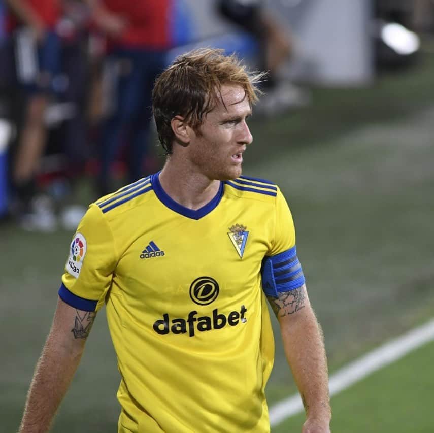 アレハンドロ・フェルナンデス・イグレシアスのインスタグラム：「Después de muchos años, volvimos a Primera. No fue un buen día, pero ya nos conocemos todos, sabemos el camino 💛💙   #Mehandichoqueelamarillo #AF8」