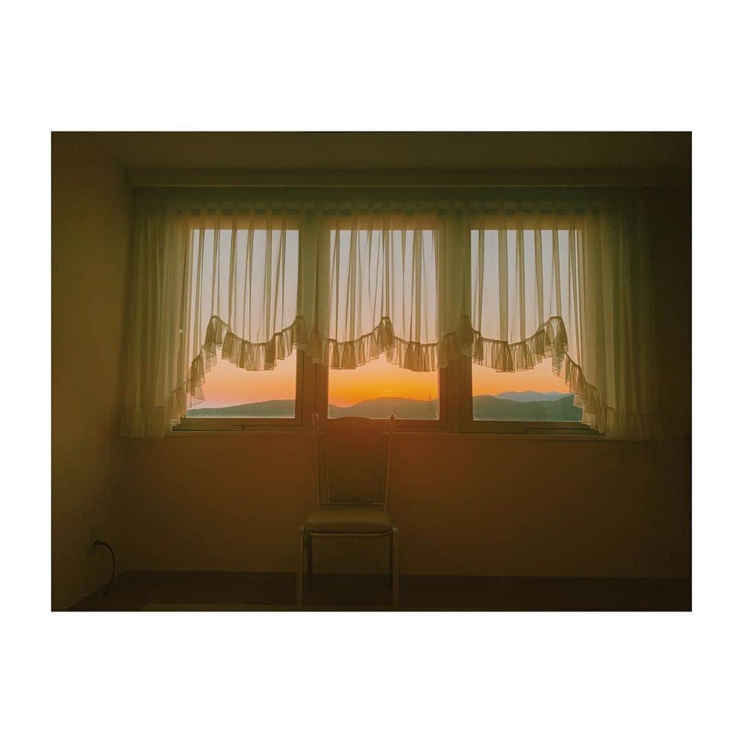 中井ノエミのインスタグラム：「sunrises, sunsets, summers.」