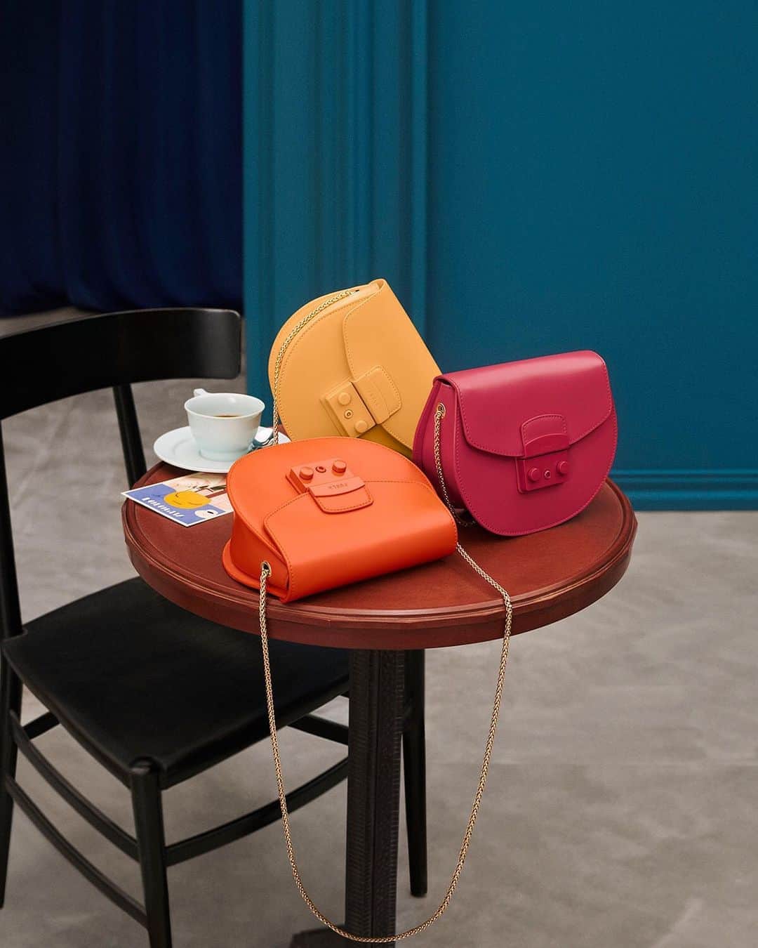 フルラのインスタグラム：「A fresh combination of shape and style: the Furla Metropolis Mini Crossbody reveals its nuance.  Make them all yours.   #thefurlasociety #furlafeeling #newcollection #furla #accessories #fashion」