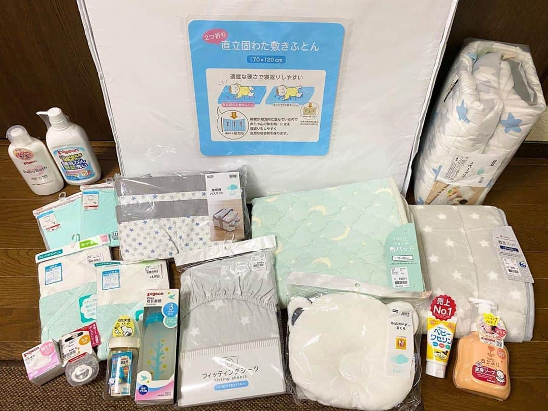 宮川杏奈さんのインスタグラム写真 - (宮川杏奈Instagram)「今日はお買い物日👶🏼🍼💕 もうほとんど揃ったかなーって感じで 後は健康管理をしっかりとして 今を味わって過ごしていくのみですね🤰🏽❤️ . 今日から妊娠25週に入ったのですが それこそ今は1回にたくさんの量が食べられなくなり すぐにお腹がいっぱいというか 苦しくなってしまうようになりました😅💦 . 元々すごーい食べるのに 食べられない自分が嘘みたいです💧笑 . これからもっともっと そういう変化が起こるのかな⁉️ . 2枚目の写真は大好きな従兄弟夫婦からの贈り物🎁 たーくさんありがとう💕 2人には話聞いて貰ったりいろいろ教えて貰ったり 心強い存在だなって思います⭐️ . 感謝感謝🍀」9月13日 20時22分 - an1221na