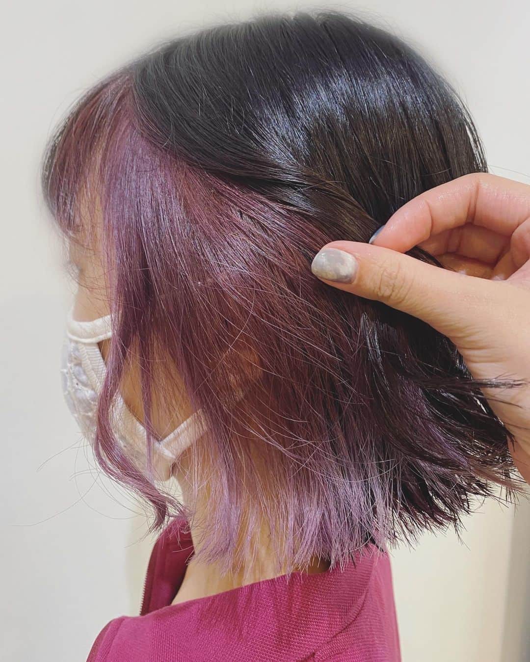 秋山衣梨佳さんのインスタグラム写真 - (秋山衣梨佳Instagram)「ハイブリーチ2回して紫、黒染め。色かわいい、嬉しい✌️色落ちも楽しみ✌️この前とは違う紫✌️ #ちゃりhair#hair#hairstyle#派手髪#インナーカラー#ヘアカラー」9月13日 20時28分 - akiyamaerika
