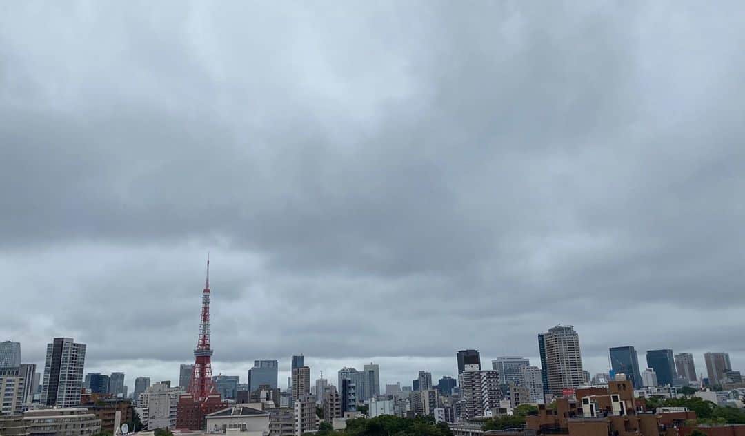 テレ朝newsさんのインスタグラム写真 - (テレ朝newsInstagram)「前線や低気圧の影響で、北日本や北陸では雨が降りやすく、特に東北では激しい雨となる見込みです。一方、東海から西では晴れてカラッとした秋の空気に覆われるでしょう。関東は日中は日差しが届く時間もありますが、午後は大気の状態が不安定です。#テレビ朝日#テレ朝#六本木#テレ朝news#ニュース#東京#japan#tokyo#roppongi#tvasahi#news#follow#フォロー#写真#テレビ局#動画ニュース#雨#天気#曇#天気予報#いまそら」9月14日 7時28分 - tv_asahi_news