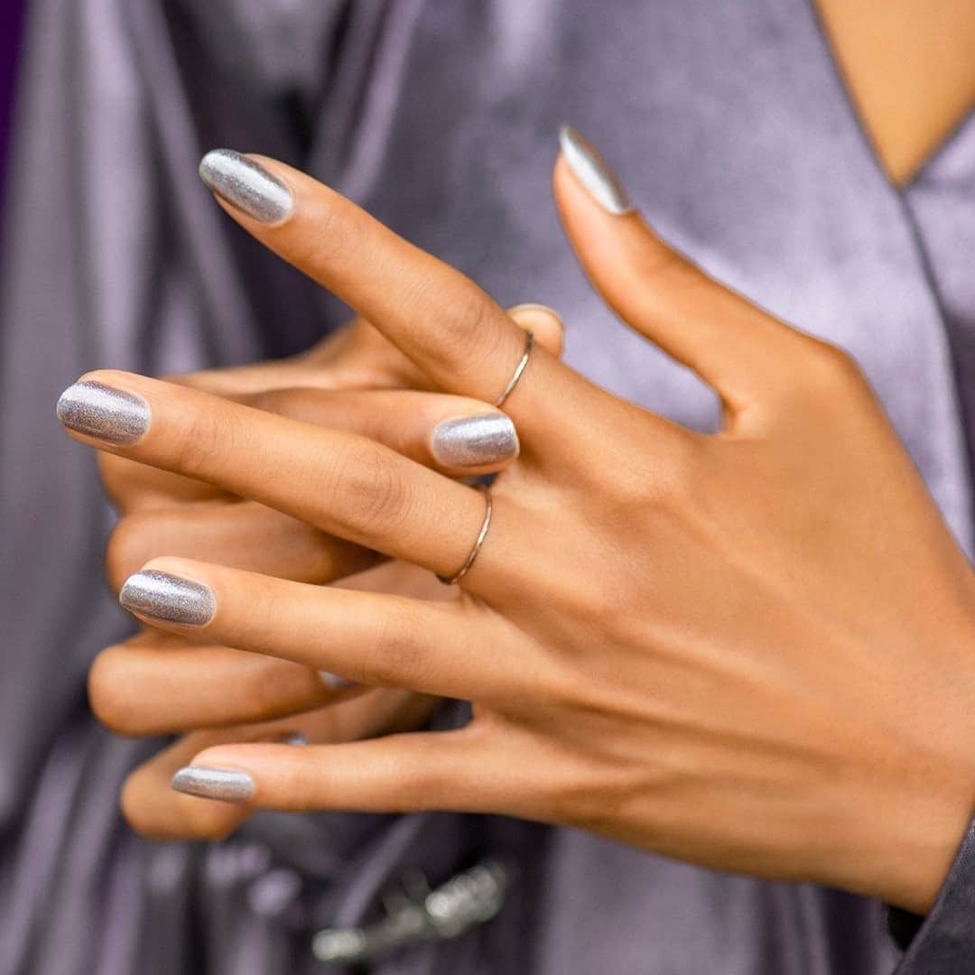 OPIさんのインスタグラム写真 - (OPIInstagram)「Inspiration starts at your fingertips. Color us inspired with how this stunning shade of silvery gray influences your mood and your actions.   Shade: #OPINailsTheRunway  #ColorIsTheAnswer #OPIMuseOfMilan #GrayNails #GrayMani #SilverNails #FallMani #NailTrends #MilanFashion #OPIObsessed #PutYourManiInTheAir #FallNails #NailedIt」9月14日 6時00分 - opi