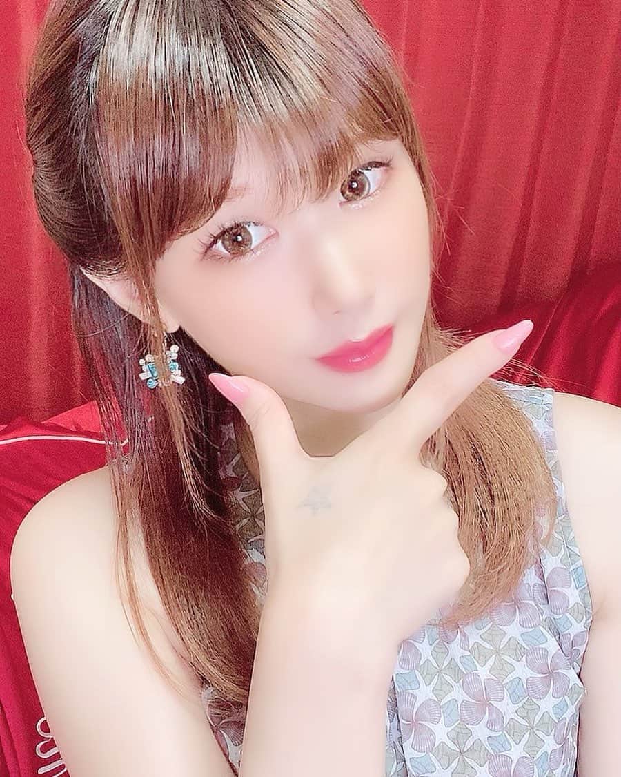 涼宮琴音のインスタグラム：「生きてるよ！」