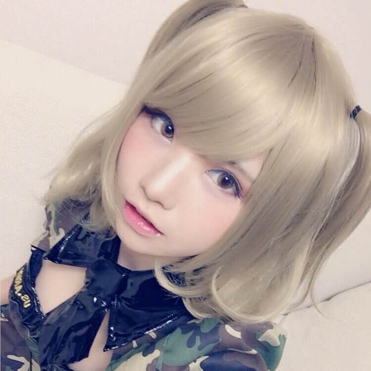えなこファンページのインスタグラム：「#えなこ #えなこりん #enako #コスプレ #コスプレイヤー #cosplay #cosplayers #ファッション #かわいい #可愛い #ネイル #モデル #大好き #ネイル #コスメ #ヘアアレンジ #コーデ #ファインダー越しの私の世界」