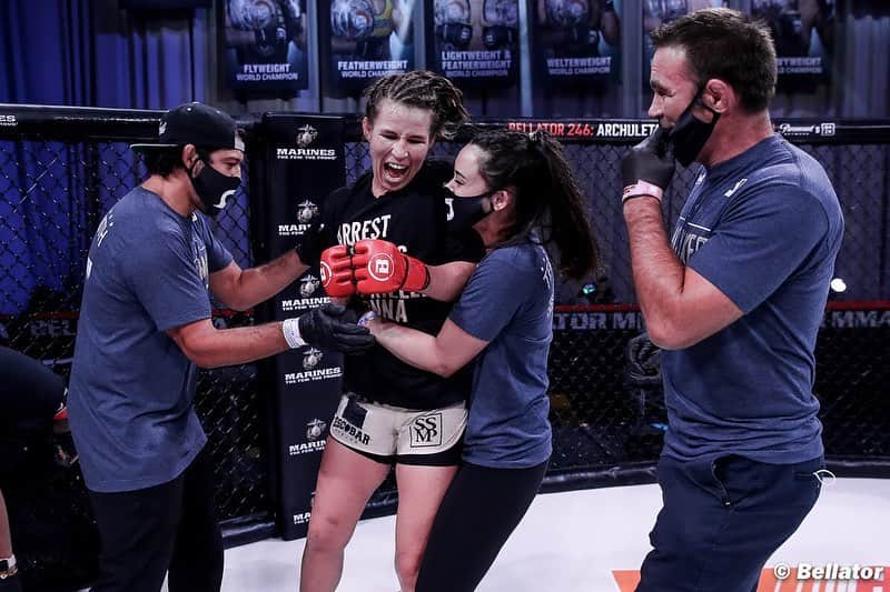 のインスタグラム：「Congrats to Leslie! 💪🏼❤️」