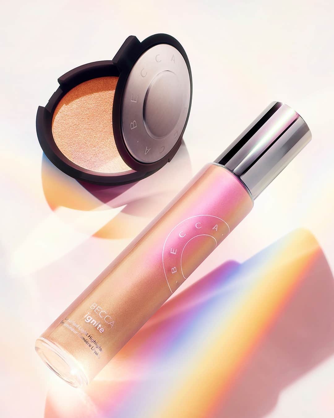 BECCAさんのインスタグラム写真 - (BECCAInstagram)「Bring your summer vibes into the fall with our Pressed Highlighter for your most natural, luminous glow.  🔅 Pair with Ignite Liquified Light Highlighter in shades inspired by our best-selling Pressed Highlighter, to add a pearlized glow to the body. #BECCAglow」9月14日 6時45分 - beccacosmetics