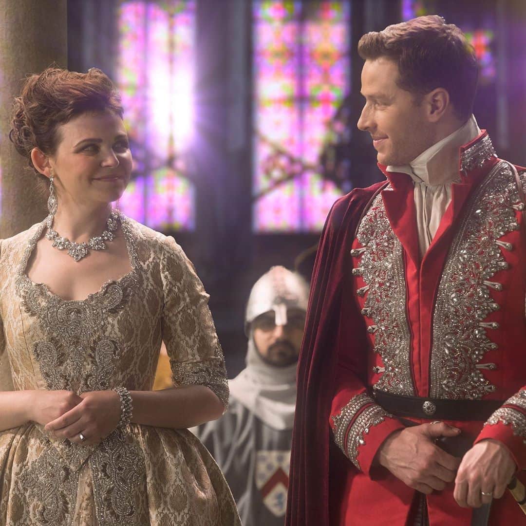E! Onlineさんのインスタグラム写真 - (E! OnlineInstagram)「A love right out of a Storybrooke: Josh Dallas and Ginnifer Goodwin met on #OUAT and are now living happily ever after... (📷: Instagram)」9月14日 7時02分 - enews