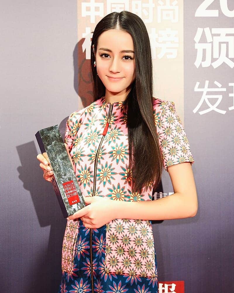 ディルラバ・ディルムラット（Dilraba Dilmurat）さんのインスタグラム写真 - (ディルラバ・ディルムラット（Dilraba Dilmurat）Instagram)「#迪丽热巴 #热巴 #胖迪 #小迪 #dilirebadilmurat #dilireba #dilraba #dilrabadilmurat」9月14日 6時57分 - dilrabalovers_