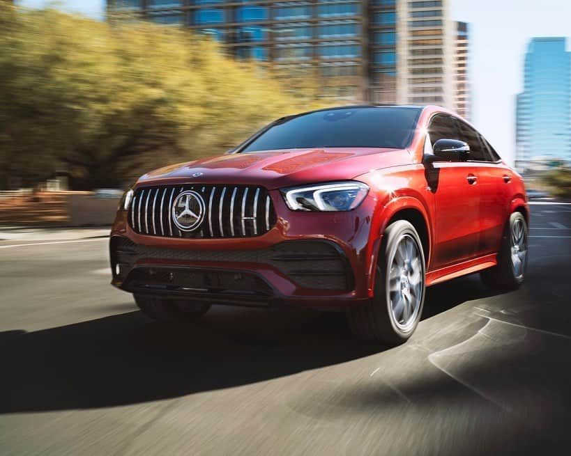 メルセデス・ベンツさんのインスタグラム写真 - (メルセデス・ベンツInstagram)「This cardinal red metallic makes the GLE Coupé a real eye-catcher on the street.  📸 Matt Myles for #MBphotopass via @mercedesbenzusa   #MercedesBenz #Mercedes #GLE #mercedesbenzusa #MBcar #carphotography」9月14日 6時58分 - mercedesbenz