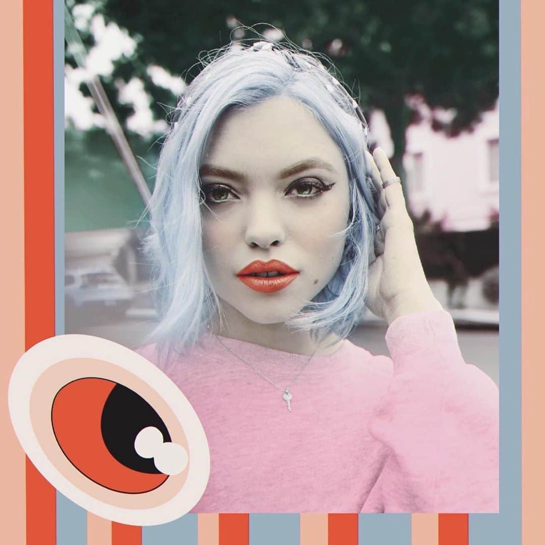 HEY VIOLETのインスタグラム：「2019 recolored.」