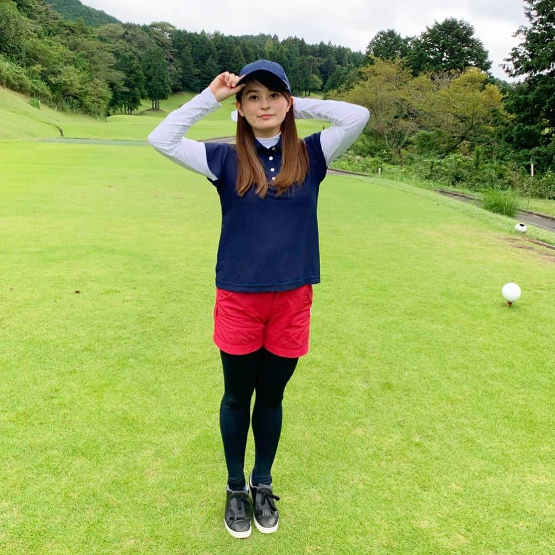 奥山夏織さんのインスタグラム写真 - (奥山夏織Instagram)「ゴルフが最適なシーズンがやってきそうです🥺✨ ・ tops/inner #newbalancegolf bottom/leggings #pearlygates cap #adidasgolf ・ #ぽっちゃり さん🐷へのおすすめポイント❣️ 袖フリルは二の腕が隠せます✨インナーは何度も書きますが、日焼けガードという体で二の腕を隠すことができますよ💓笑 ・・・ #instafashion #fashion #coordinate #instacoordinate  #ファッション #コーディネート  #ぽっちゃりコーデ #痩せて見えるコーデ #プレぽっちゃり#プレぽちゃ #細見えコーデ #155cmコーデ #ゴルフウェア #ゴルフウェアコーデ #golf #golf女子 #golfcoordinate #golfwear #ゴルフ女子 #ゴルフ女子コーデ #ゴルフ#ゴルフ日和 さ #ちゃぉりgolf #インスタゴルフ #インスタゴルフ女子」9月13日 22時47分 - okuyama_kaori