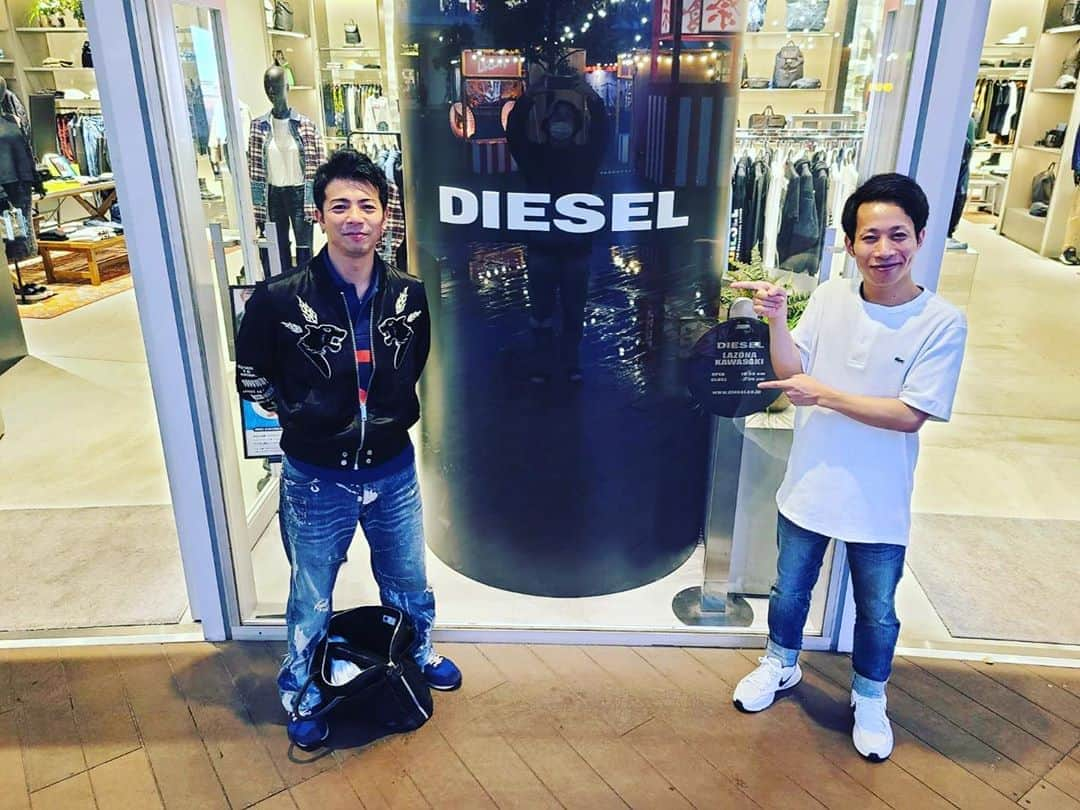 アモーレ橋本さんのインスタグラム写真 - (アモーレ橋本Instagram)「#DIESEL にて  #kいち さんが 7,1000円のスカジャンを購入しました ですが 僕のジーパンは7,8000円だったので 差額が7000円あります笑  7000円分何を買うのか楽しみです笑  #川崎ラゾーナ」9月13日 23時19分 - bravo_hashimoto