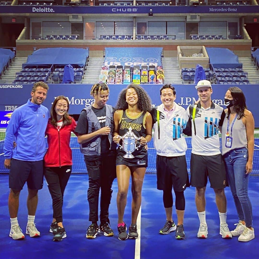 中村豊のインスタグラム：「Team @naomiosaka after the finals #チーム大坂 🙏🙏🙏」